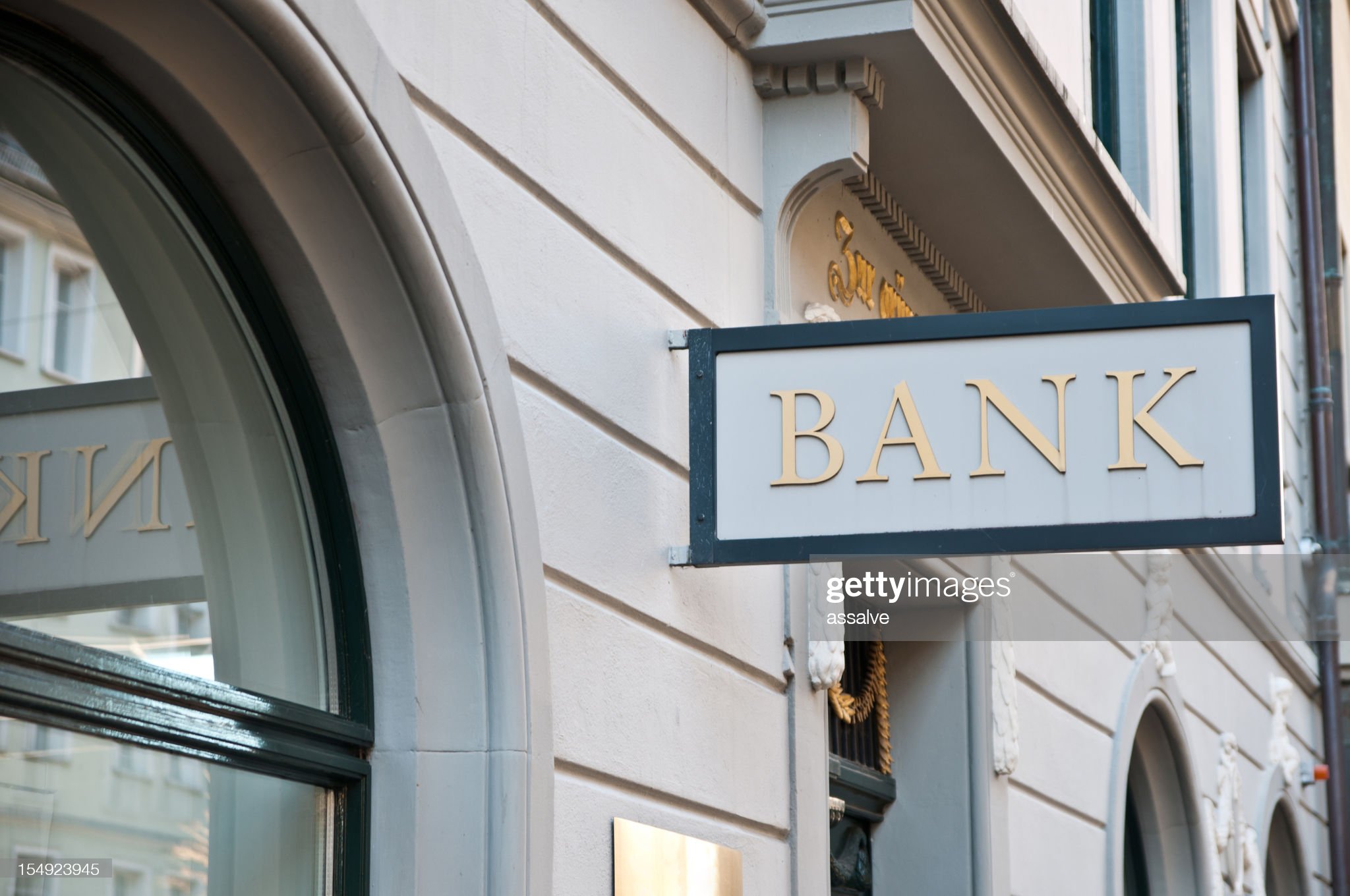 Банки, находящиеся под санкциями в связи с событиями на Украине